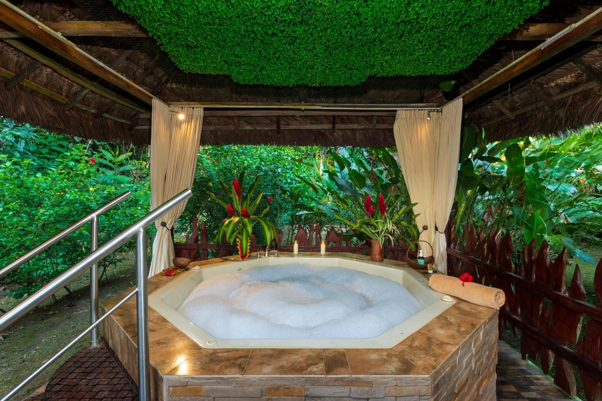 La Selva Eco-Lodge & Retreat Providencia Exterior photo