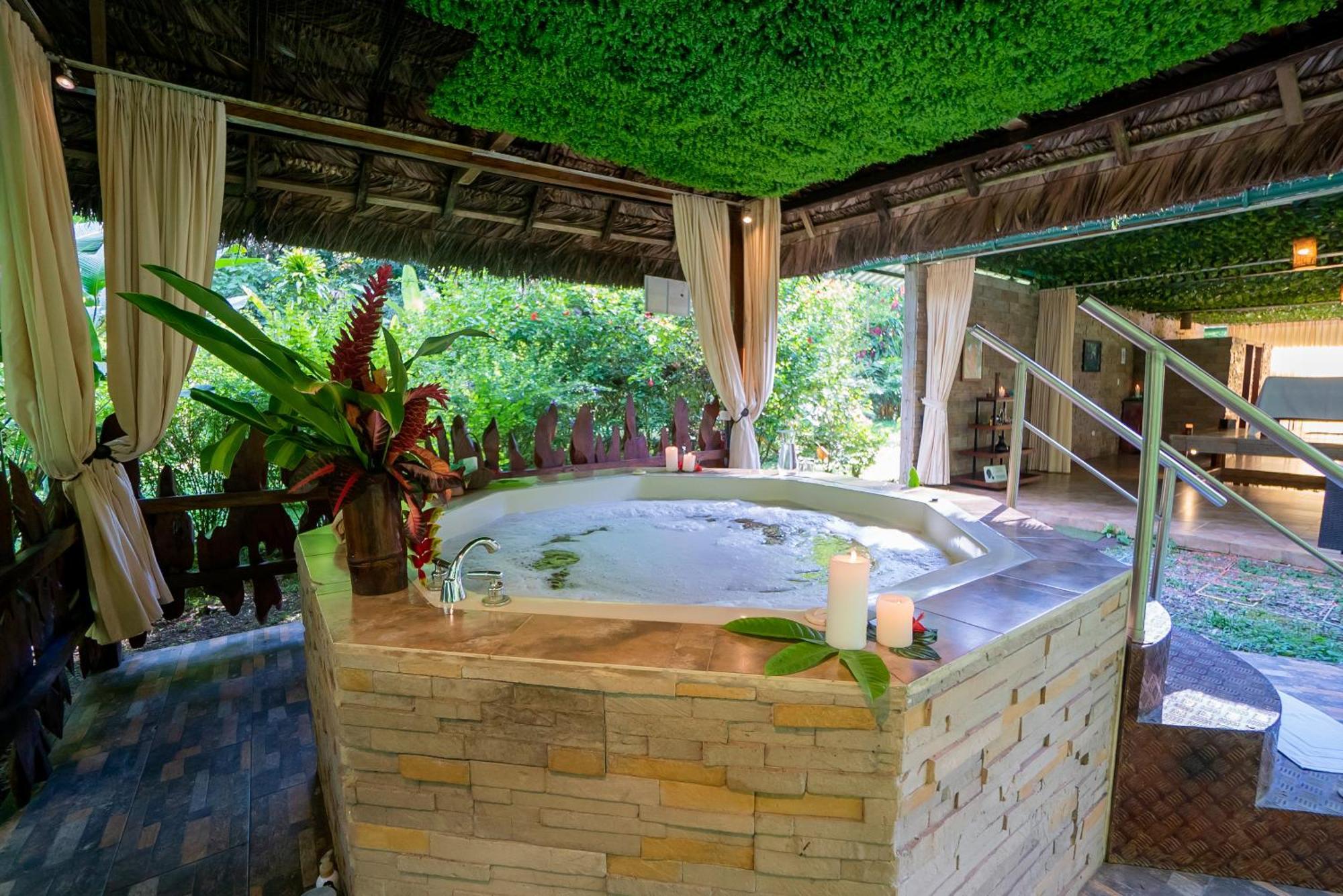 La Selva Eco-Lodge & Retreat Providencia Exterior photo